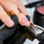Pose de chablon ongle pour extension en gel